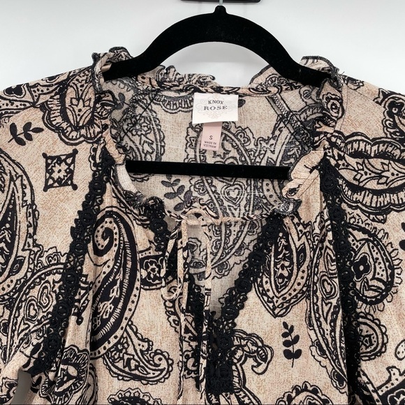 Knox Rose Beige & Black Paisley Print Boho Blouse - Picture 5 of 15